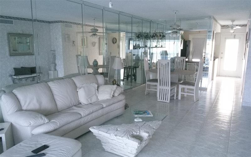 Image 5 of 27 For 460 Paradise Isle Blvd  301