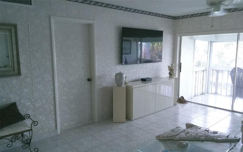 Image 7 of 27 For 460 Paradise Isle Blvd  301