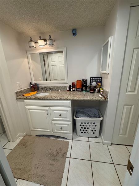 Image 11 of 19 For 4111 Stirling Rd  304