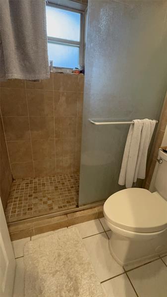 Image 17 of 19 For 4111 Stirling Rd  304