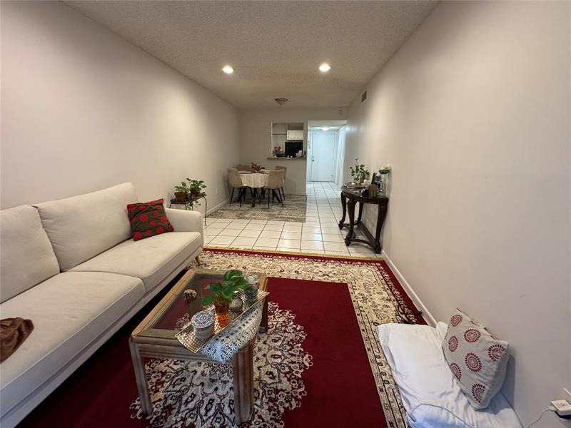 Image 4 of 19 For 4111 Stirling Rd  304
