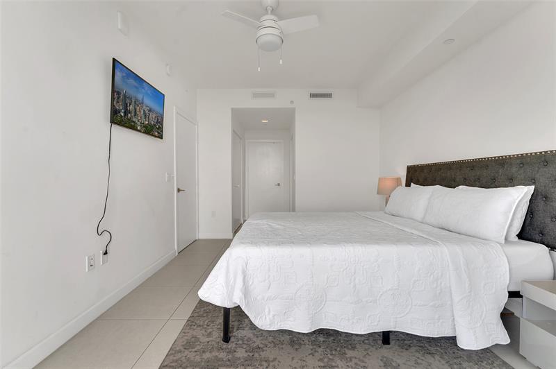 Image 15 of 46 For 5350 84th Ave  609