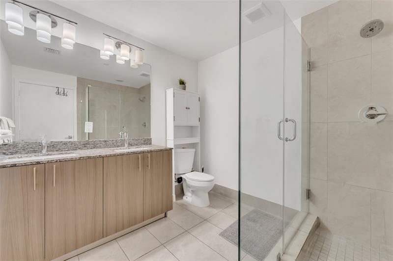 Image 17 of 46 For 5350 84th Ave  609
