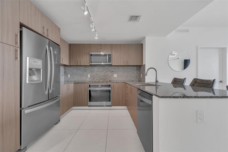 Image 7 of 46 For 5350 84th Ave  609
