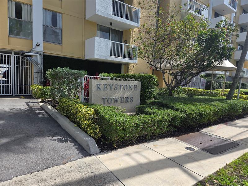 Details for 2000 135th St  302, North Miami, FL 33181