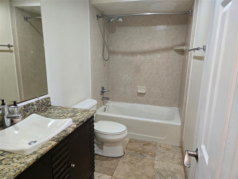Image 15 of 22 For 2000 135th St  302