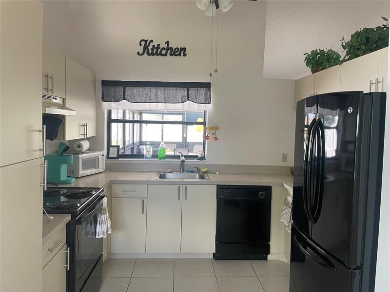 Image 5 of 8 For 5675 Northpointe Lane