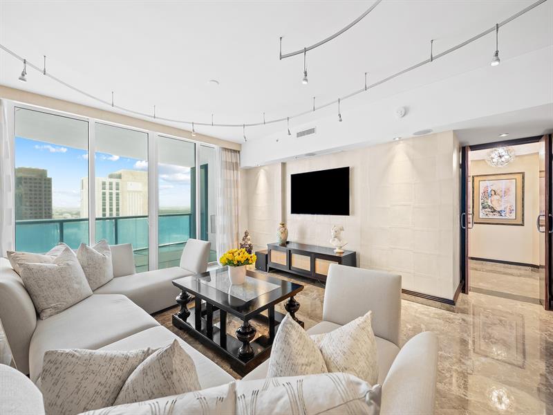 Image 14 of 51 For 333 Las Olas Way  2604