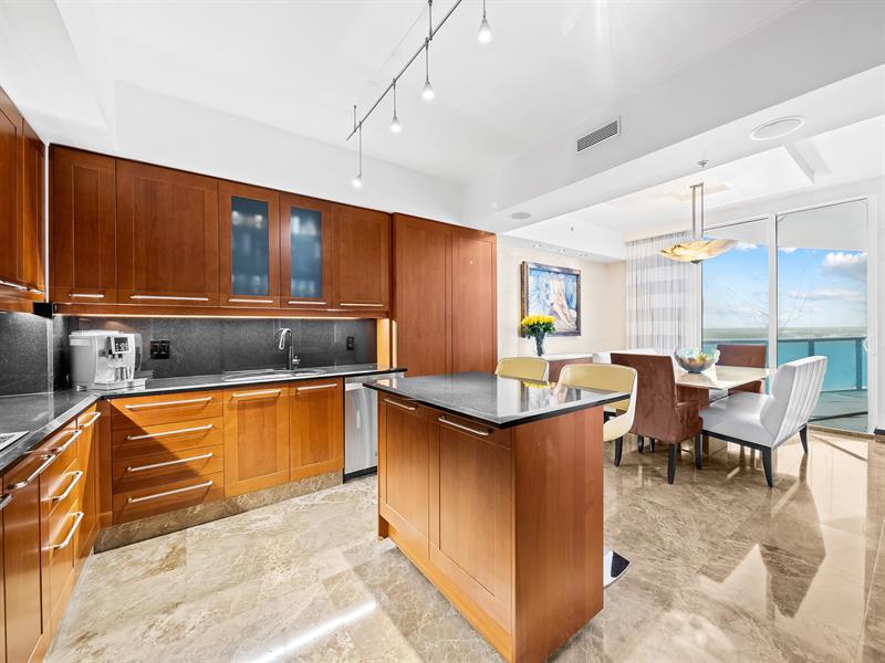 Image 18 of 51 For 333 Las Olas Way  2604