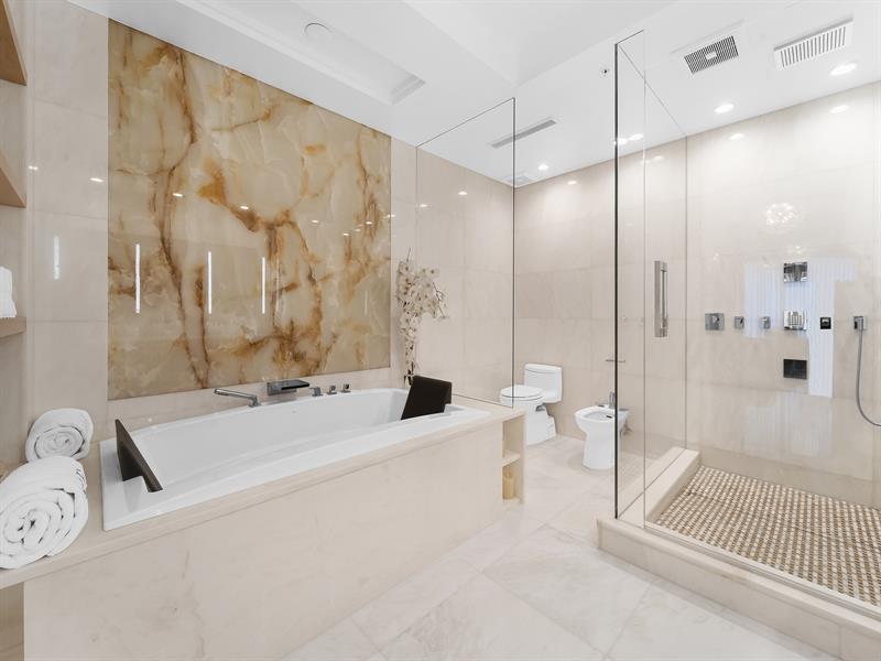 Image 22 of 51 For 333 Las Olas Way  2604