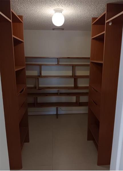 Image 12 of 30 For 109 Lake Emerald Dr  204