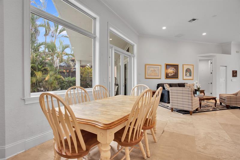 Image 14 of 53 For 2615 Oakbrook Ct