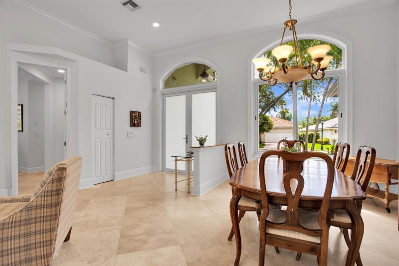 Image 15 of 53 For 2615 Oakbrook Ct