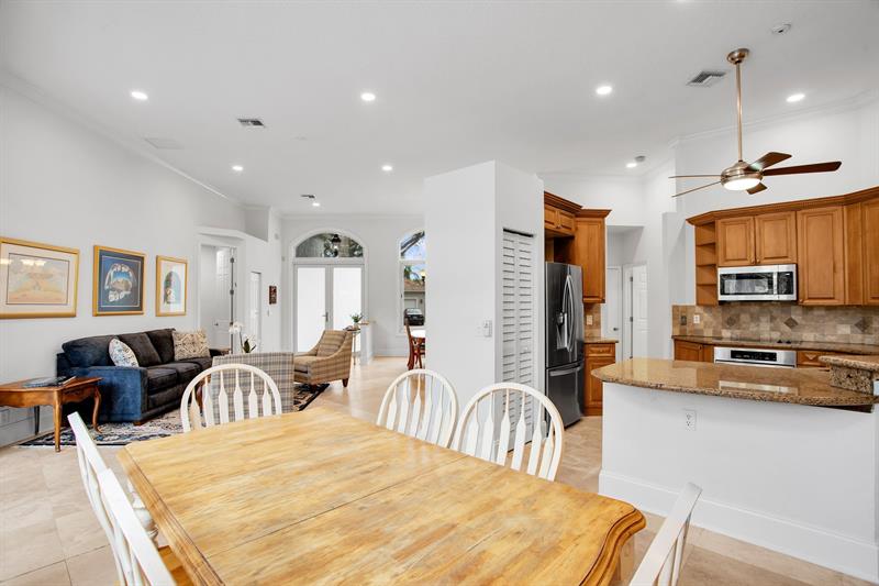Image 16 of 53 For 2615 Oakbrook Ct
