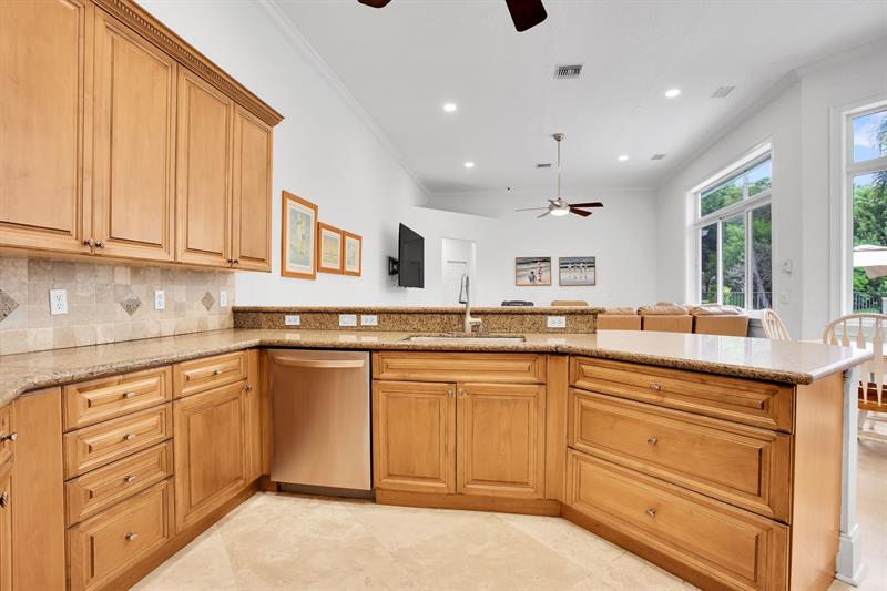 Image 19 of 53 For 2615 Oakbrook Ct