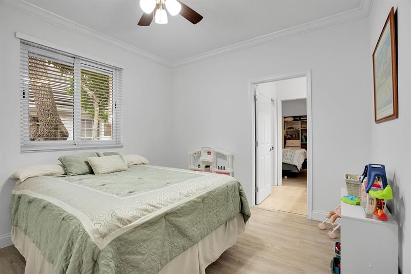 Image 23 of 53 For 2615 Oakbrook Ct