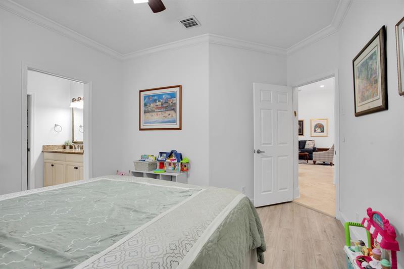 Image 24 of 53 For 2615 Oakbrook Ct