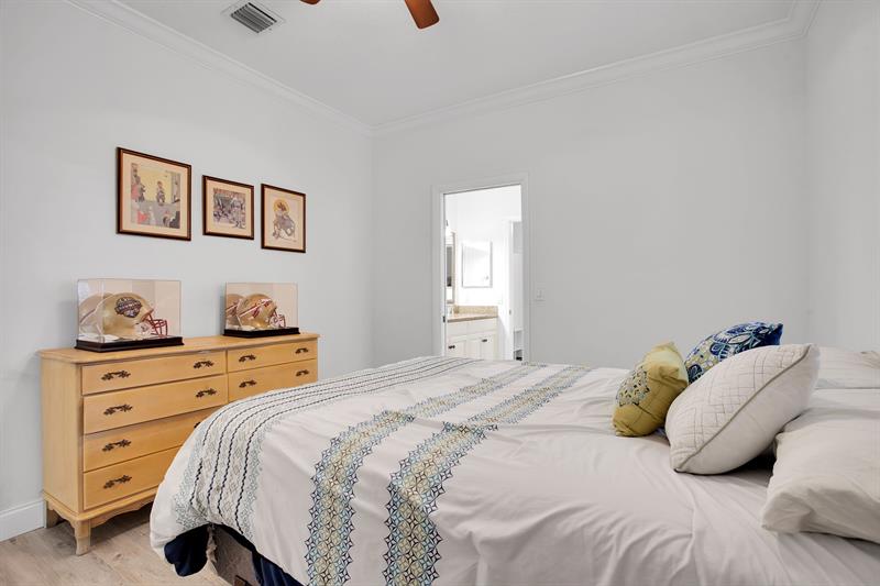Image 30 of 53 For 2615 Oakbrook Ct