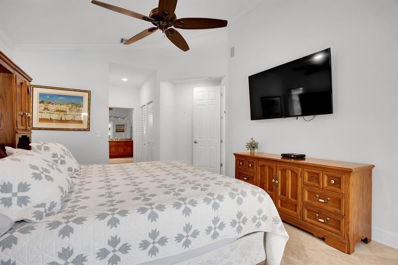 Image 34 of 53 For 2615 Oakbrook Ct