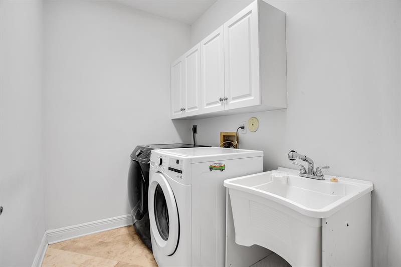 Image 38 of 53 For 2615 Oakbrook Ct