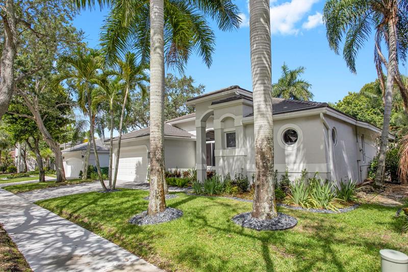 Image 4 of 53 For 2615 Oakbrook Ct