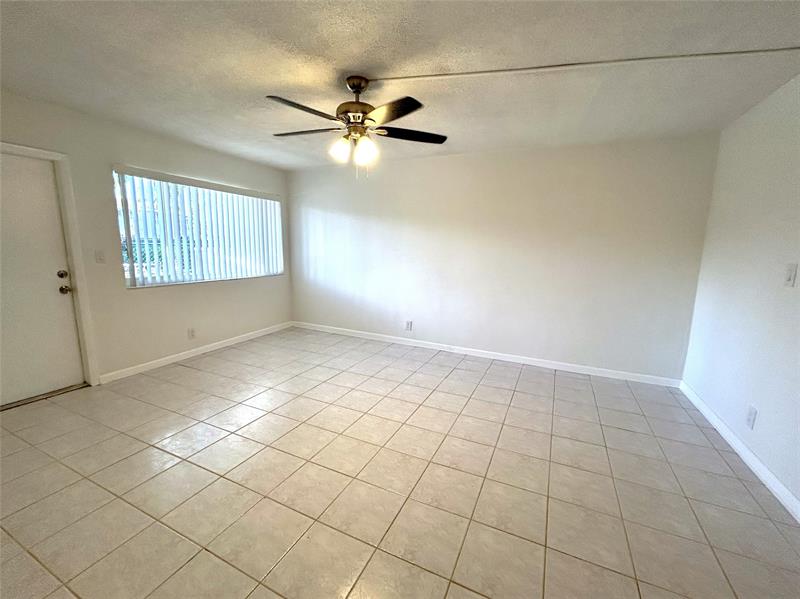 Image 4 of 11 For 2175 56th St  109