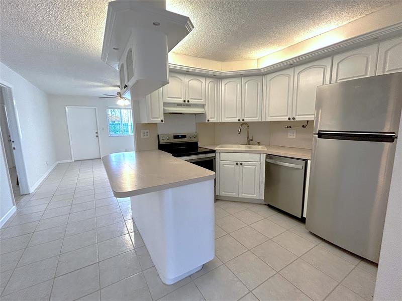 Image 7 of 11 For 2175 56th St  109
