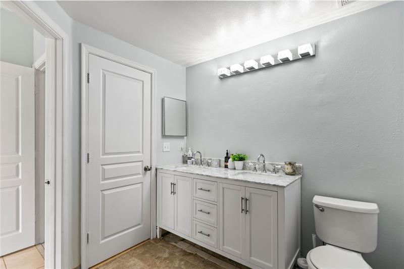 Image 16 of 26 For 7856 Dixie Beach Cir  7856