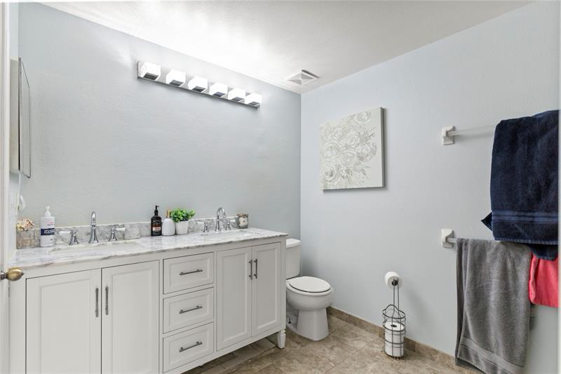 Image 17 of 26 For 7856 Dixie Beach Cir  7856