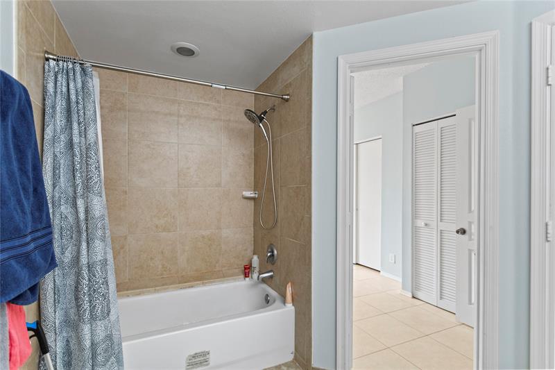 Image 18 of 26 For 7856 Dixie Beach Cir  7856