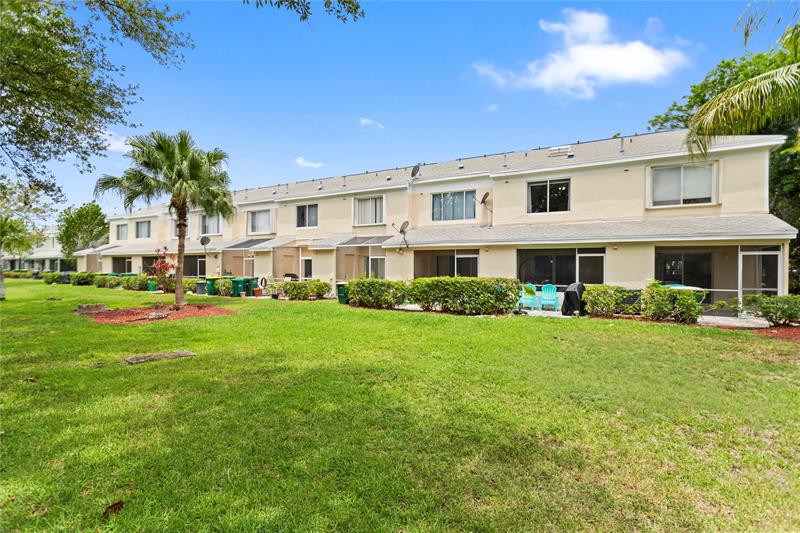 Image 24 of 26 For 7856 Dixie Beach Cir  7856