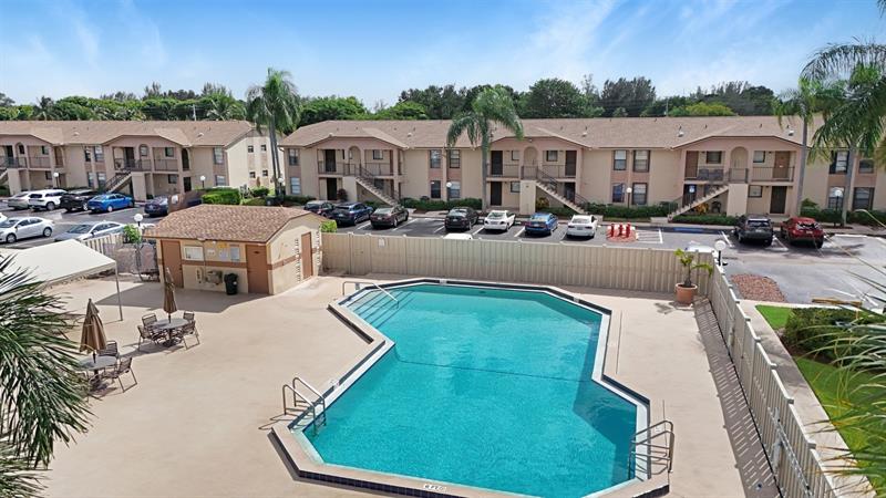 Image 21 of 22 For 9466 Boca Cove Cir  315