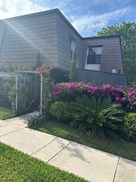 Details for 2648 99th Ave  2648, Coral Springs, FL 33065
