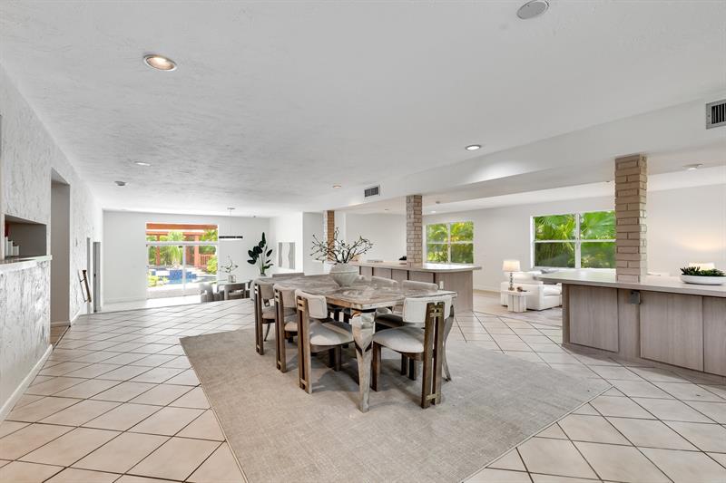 Image 13 of 44 For 9881 103rd St