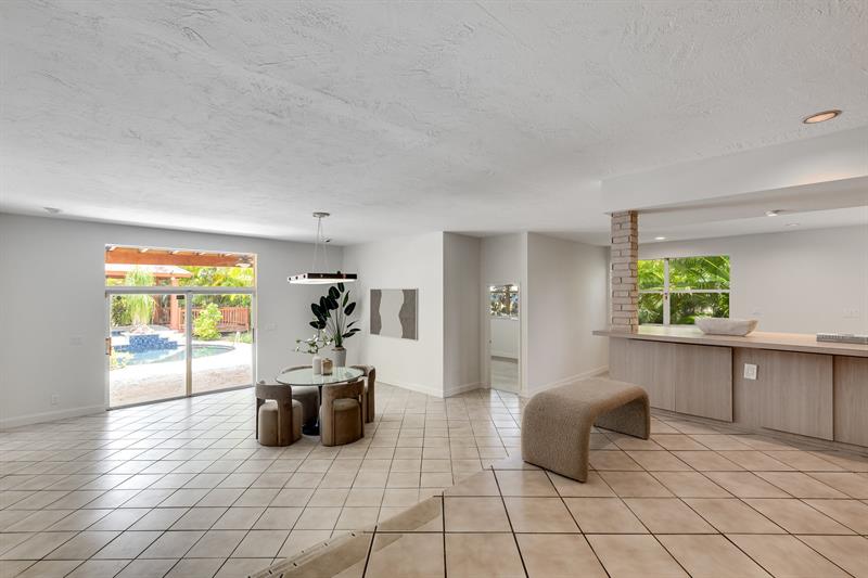 Image 16 of 44 For 9881 103rd St