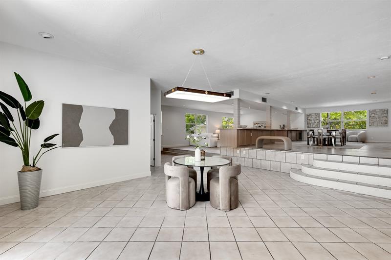 Image 18 of 44 For 9881 103rd St