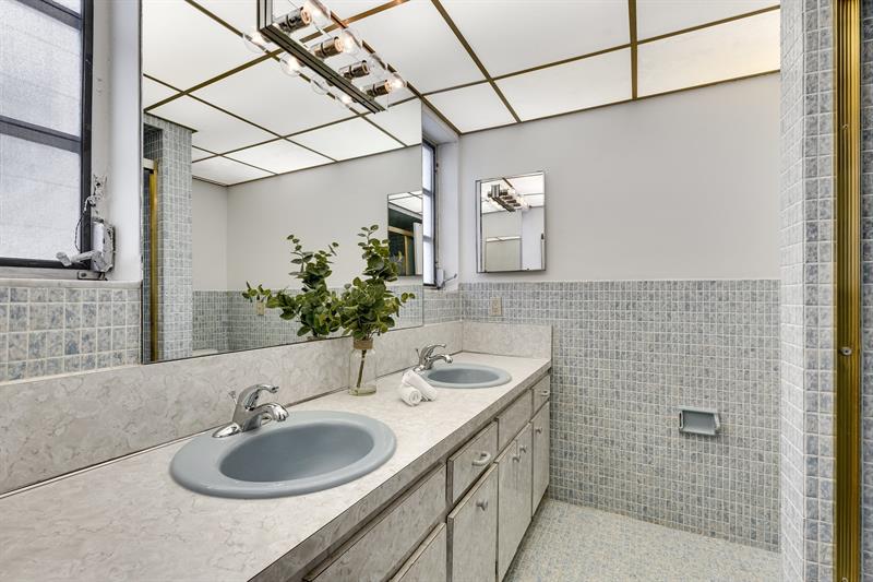 Image 31 of 44 For 9881 103rd St