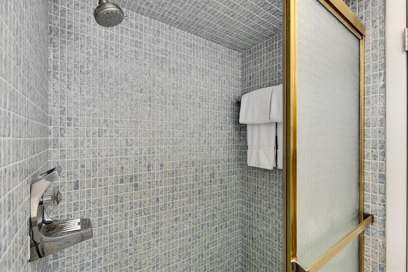 Image 32 of 44 For 9881 103rd St