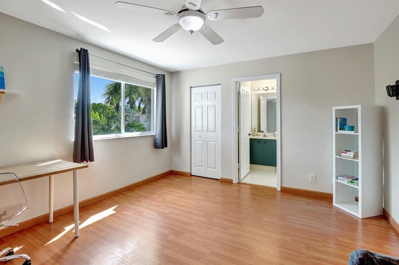 Image 50 of 73 For 1492 Zenith Way