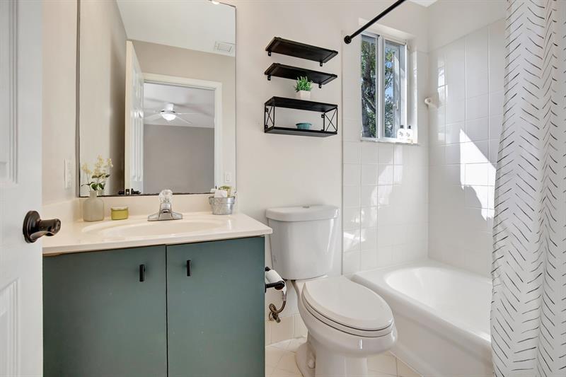 Image 51 of 73 For 1492 Zenith Way