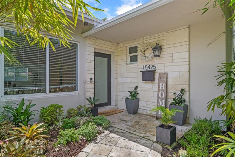 Details for 15425 84th Ct, Palmetto Bay, FL 33157