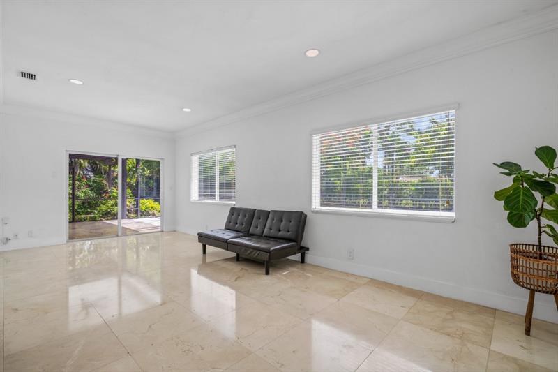 Image 11 of 45 For 15425 84th Ct