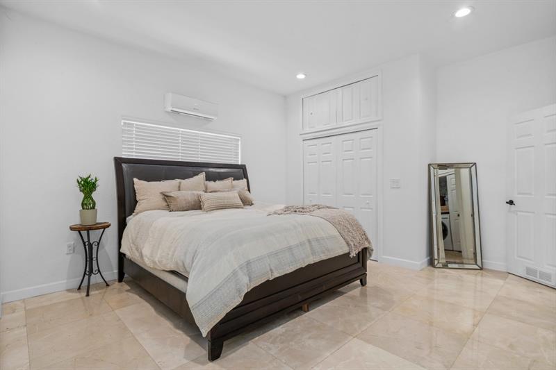 Image 14 of 45 For 15425 84th Ct