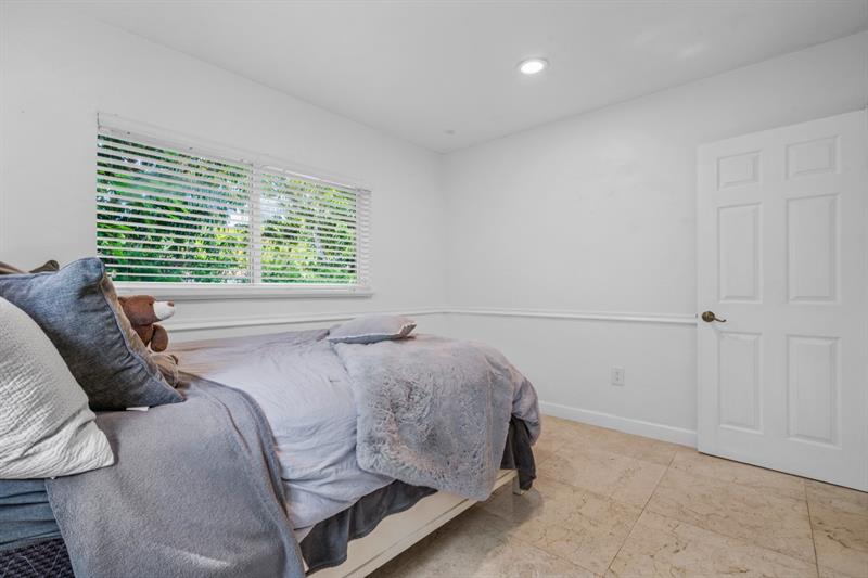 Image 18 of 45 For 15425 84th Ct