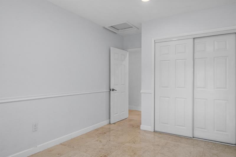 Image 21 of 45 For 15425 84th Ct