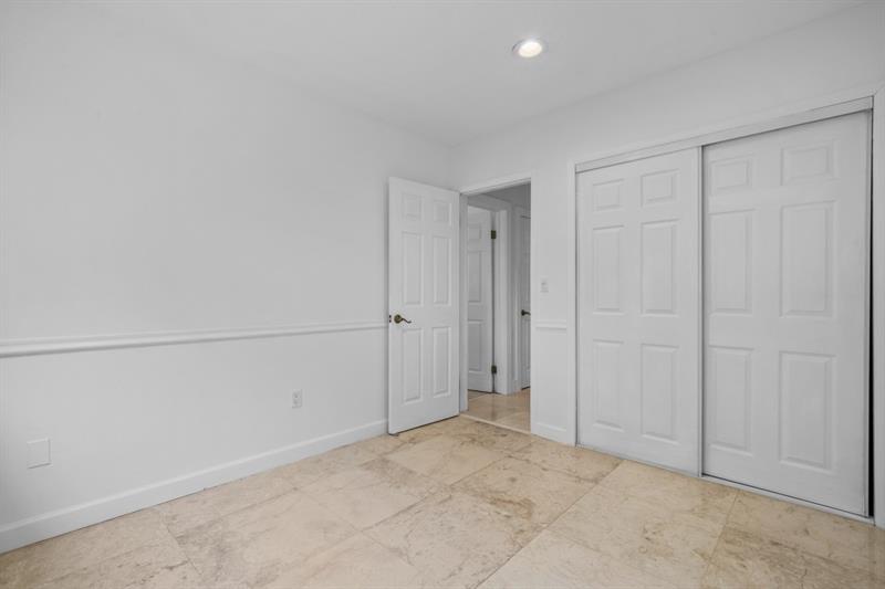 Image 23 of 45 For 15425 84th Ct
