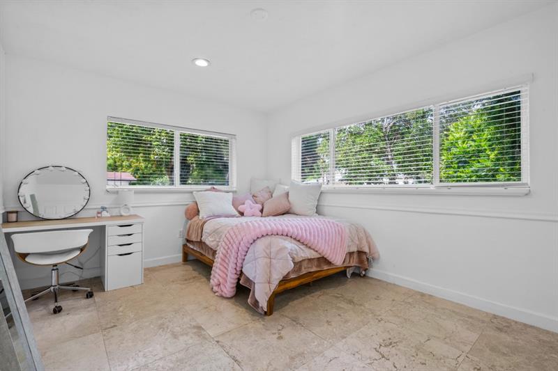 Image 24 of 45 For 15425 84th Ct