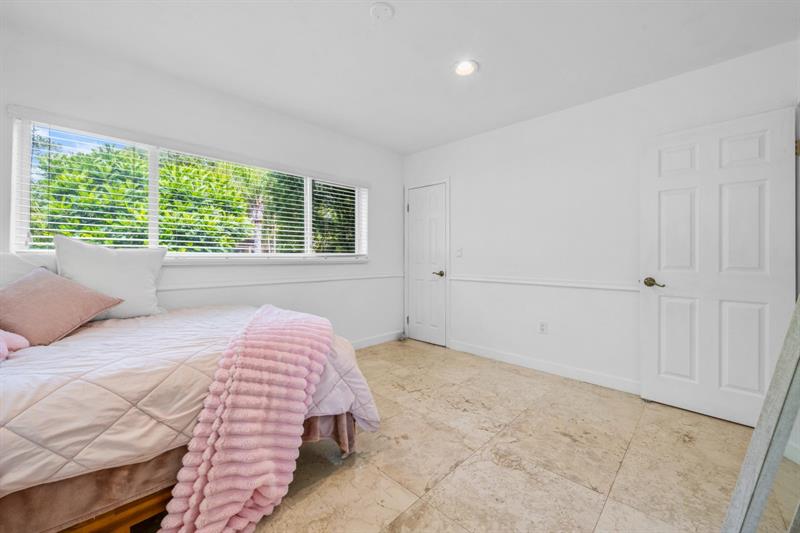 Image 26 of 45 For 15425 84th Ct