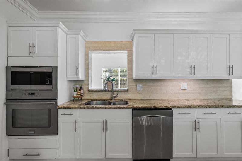 Image 9 of 45 For 15425 84th Ct
