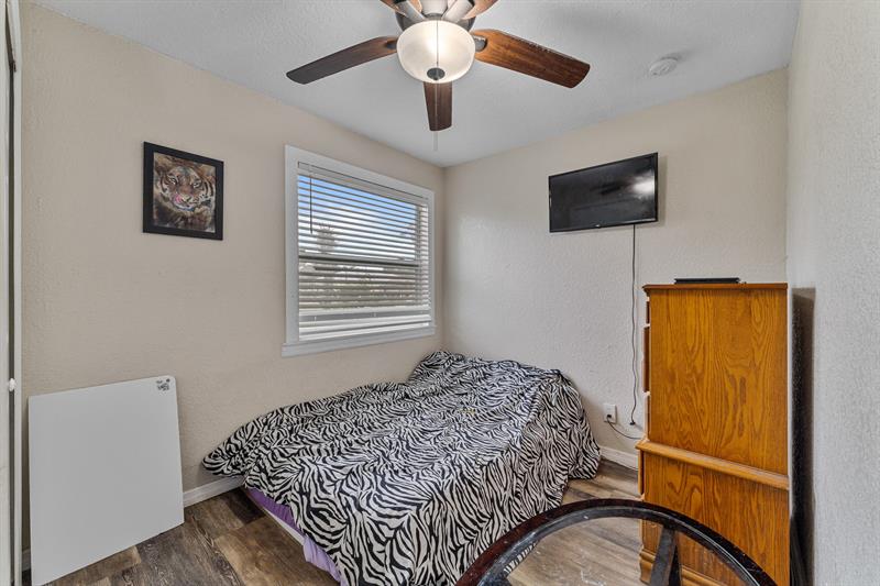 Image 10 of 19 For 2211 44th St